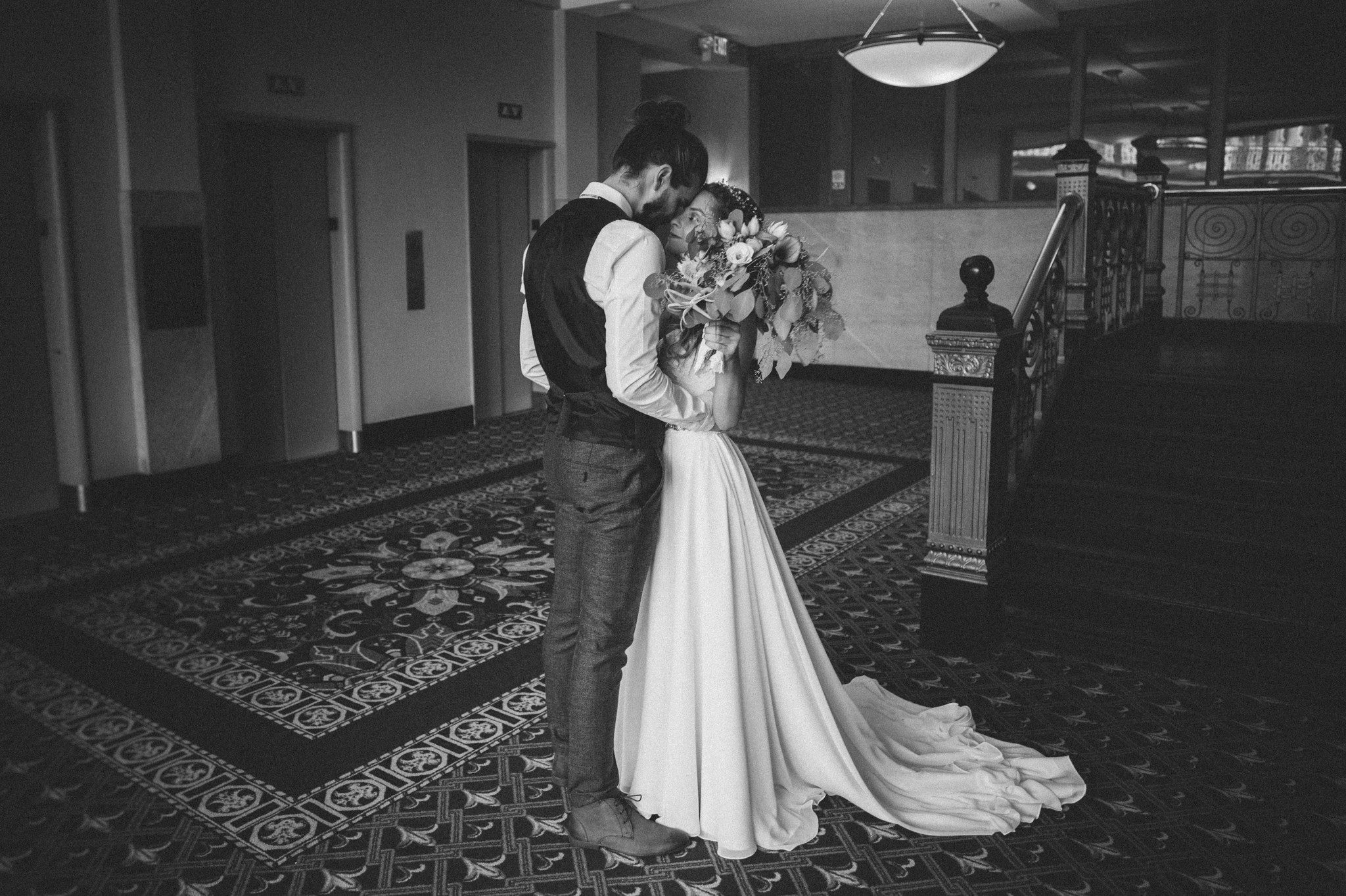 downtown-cleveland-red-space-events-wedding-photos-11