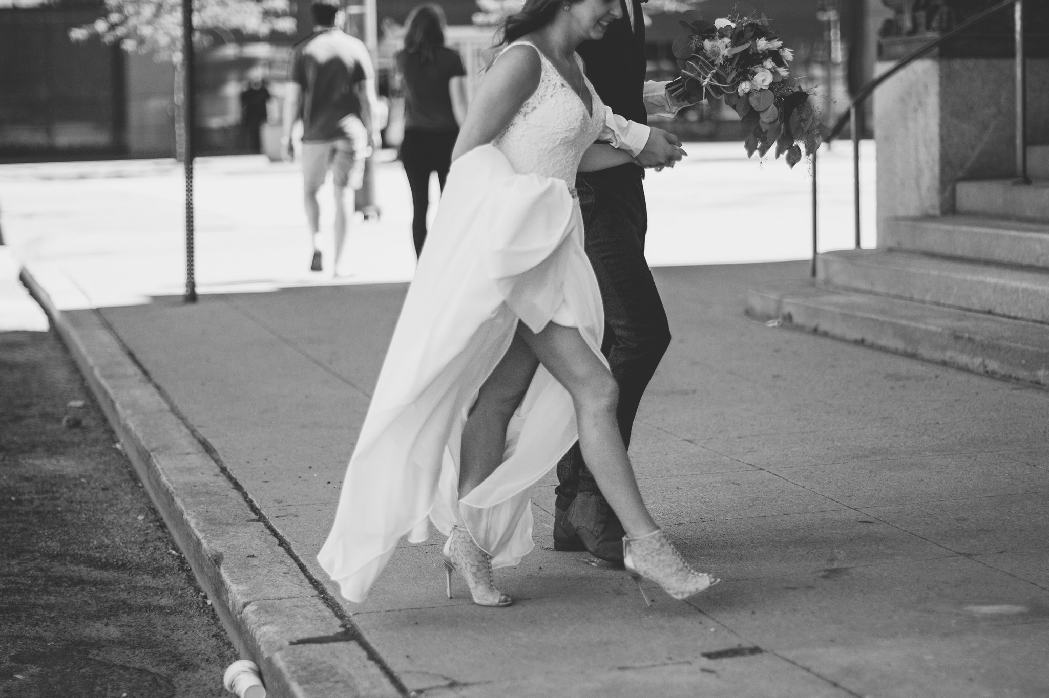 downtown-cleveland-red-space-events-wedding-photos-22