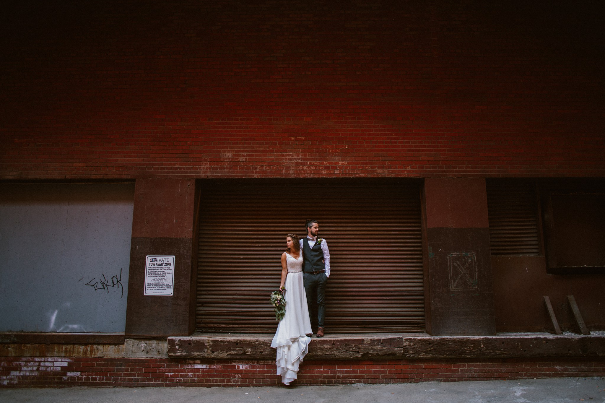downtown-cleveland-red-space-events-wedding-photos-28
