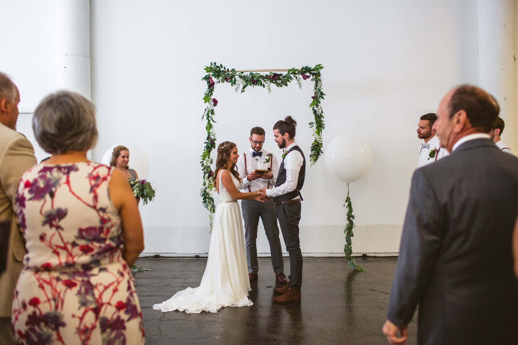 downtown-cleveland-red-space-events-wedding-photos-34