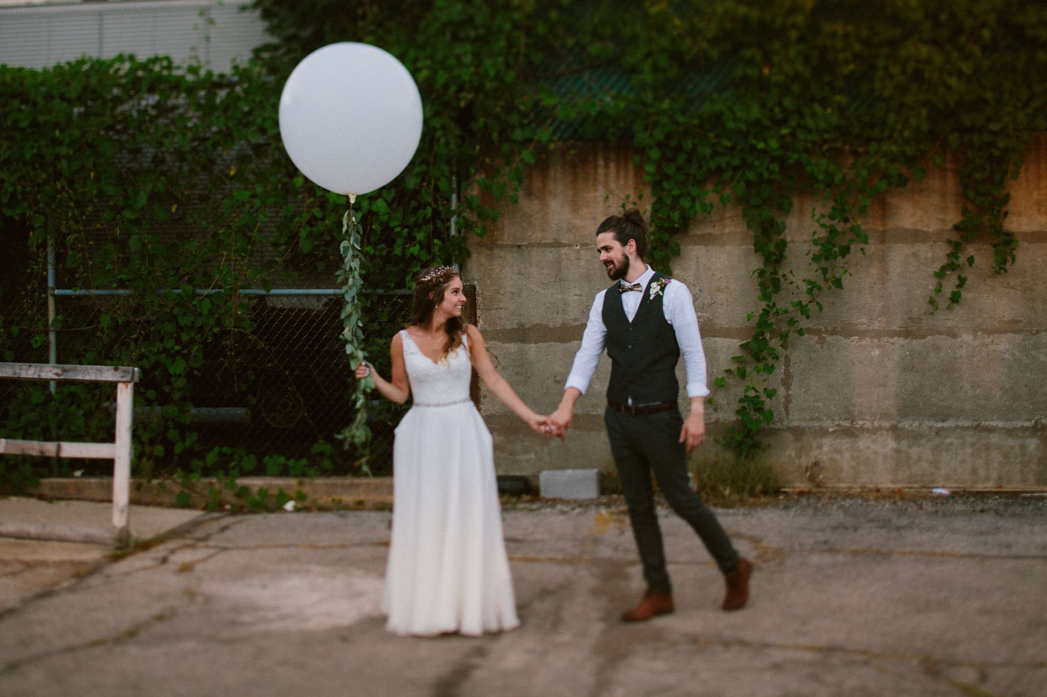 downtown-cleveland-red-space-events-wedding-photos-49